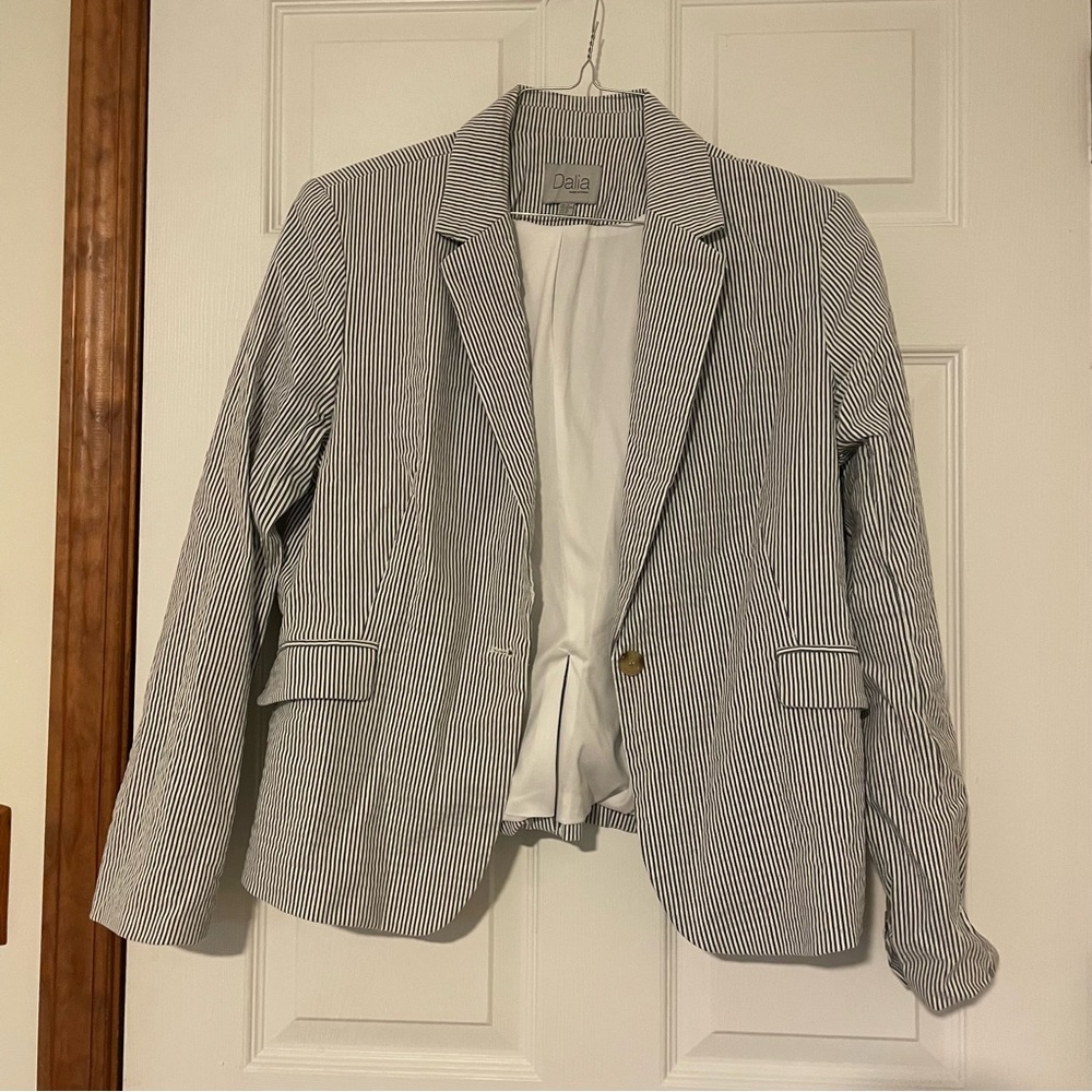 Dalia Women's Striped Blazer - Black and White